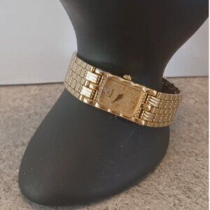 Bulova Diamond Ladies Watch 1996 Gold Tone Tank Smooth Links 6.25" Band T6 VTG